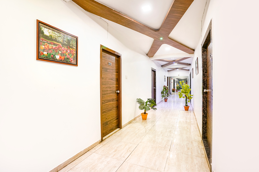 Fabhotel Ratna Palace,,3 star