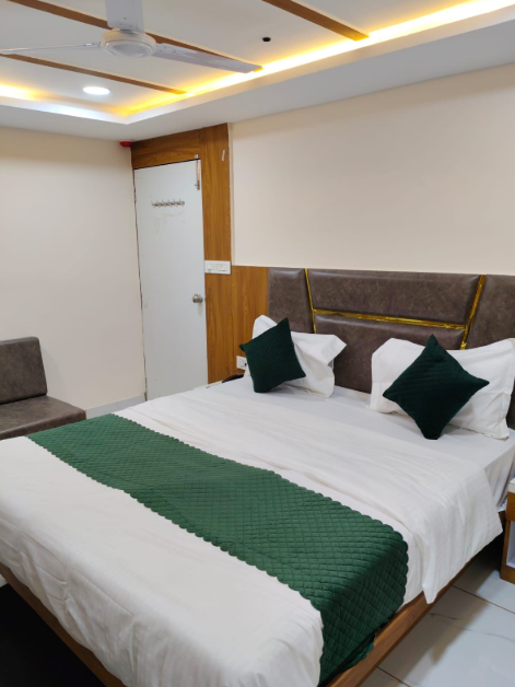 Hotel Just Inn,,3 star