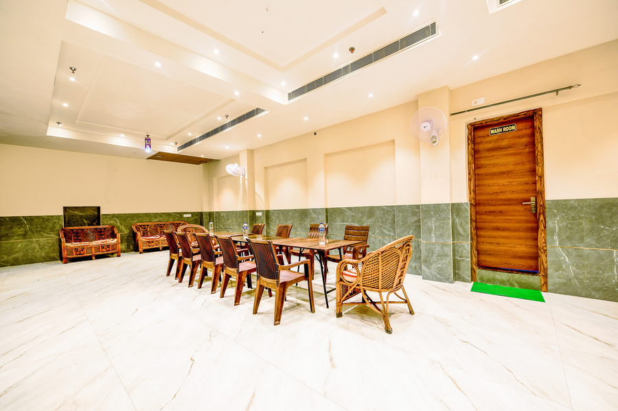 fabhotel lohgarh inn