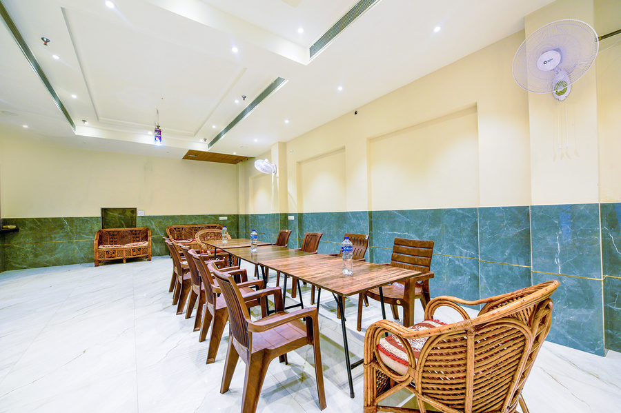 fabhotel lohgarh inn