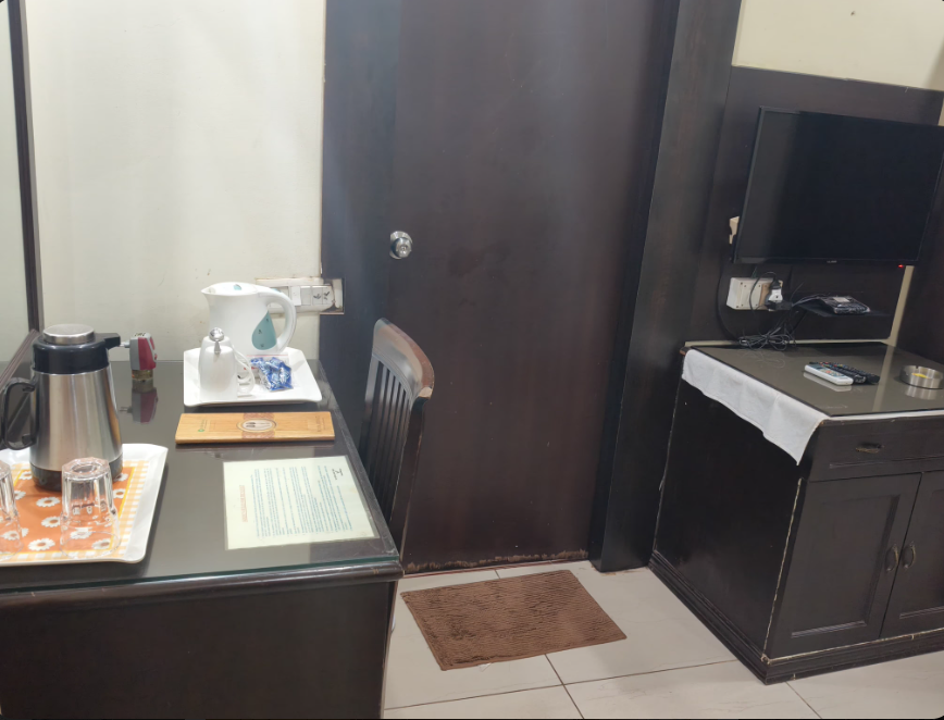 Hotel Lucky India,,3 star