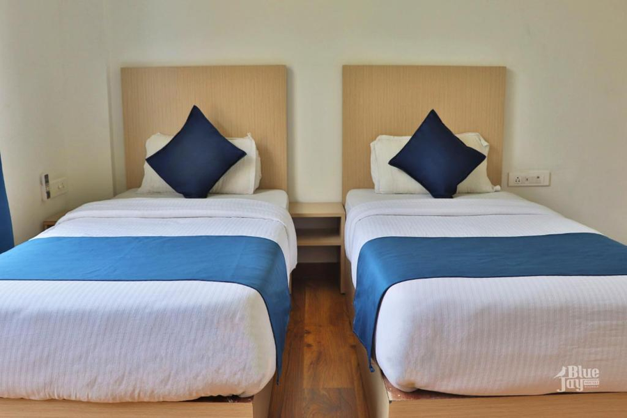 The Blue Jay Hostel - Dorms & Rooms,Rishikesh>>Dehradun,3 star