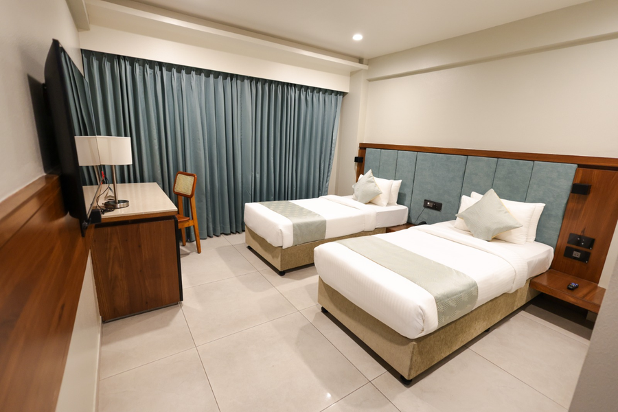 hotel the qubice kolhapur