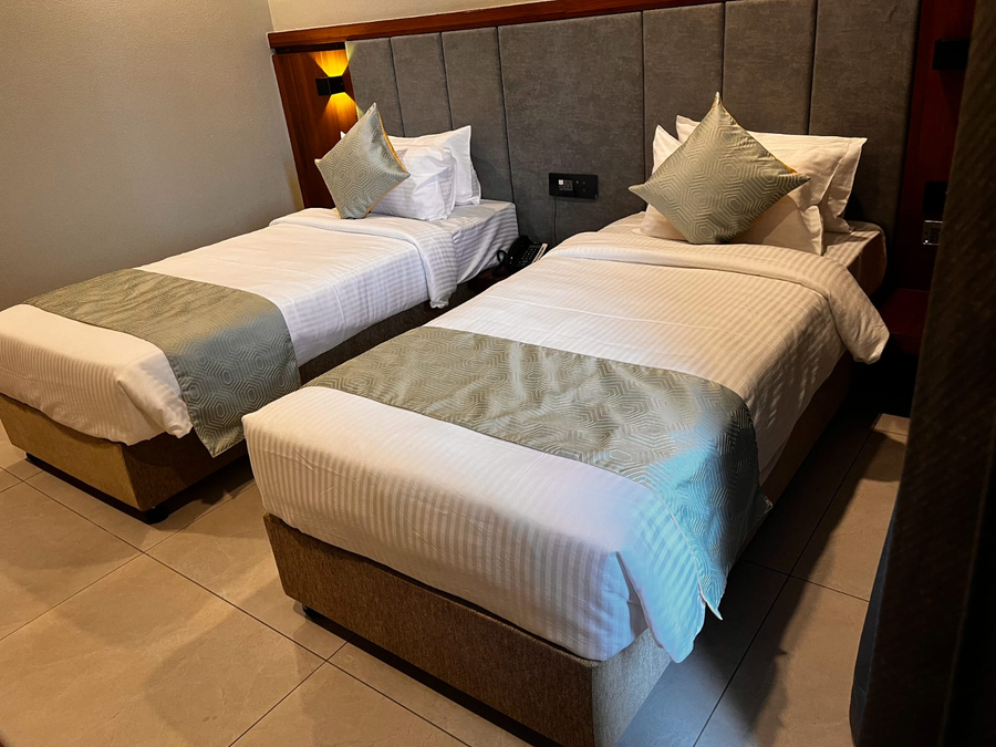 hotel the qubice kolhapur