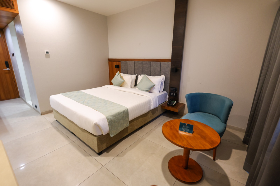 hotel the qubice kolhapur
