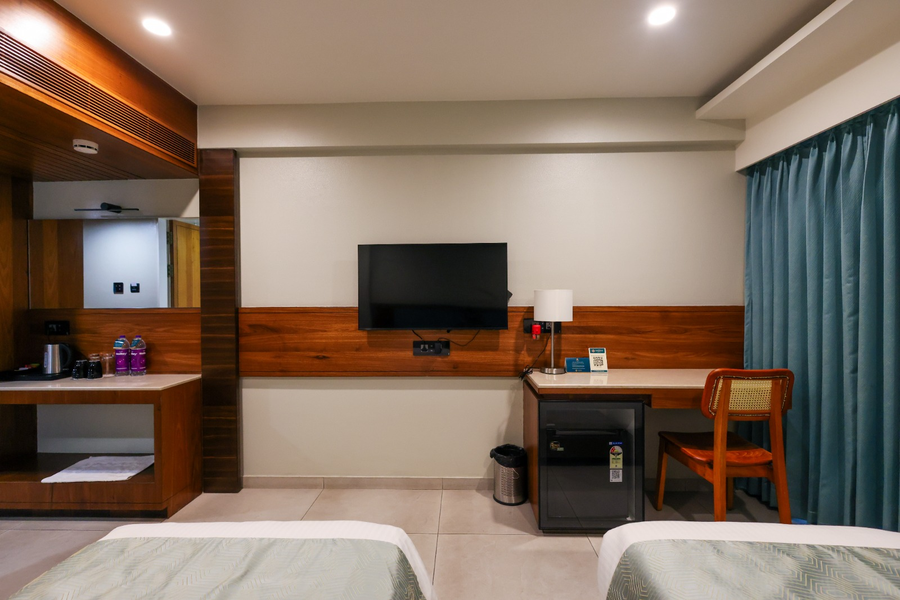hotel the qubice kolhapur