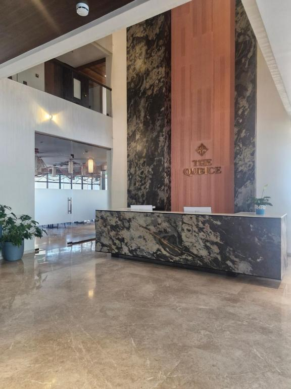 hotel the qubice kolhapur