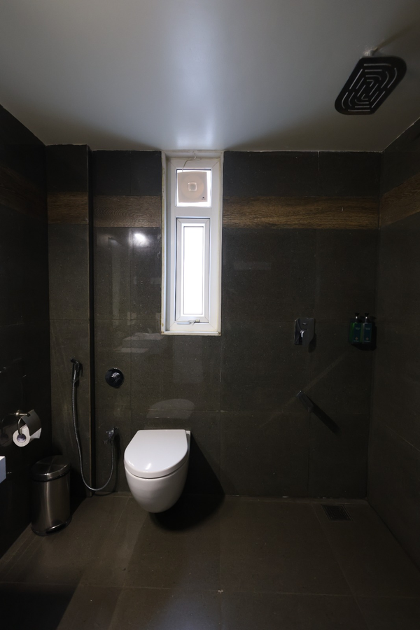 hotel the qubice kolhapur