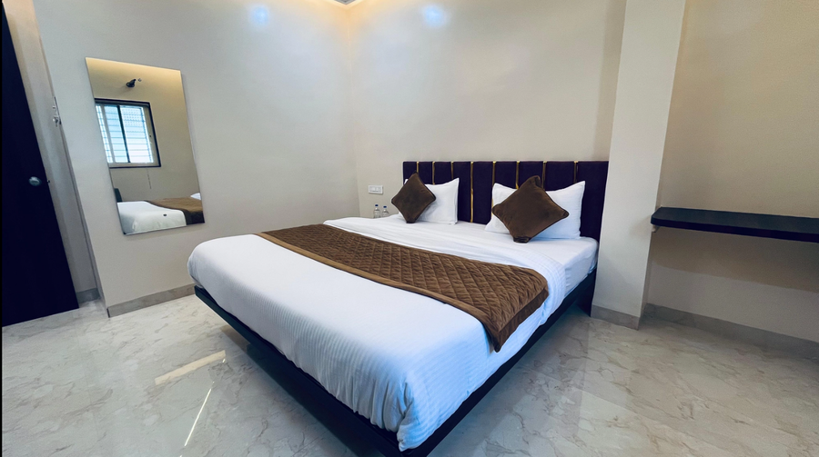 Hotel Kailas - Family Restaurant And Lodging,,3 star