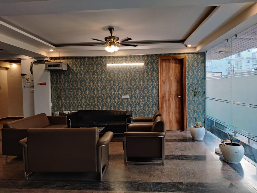 Hotel Maharaja,,2 star