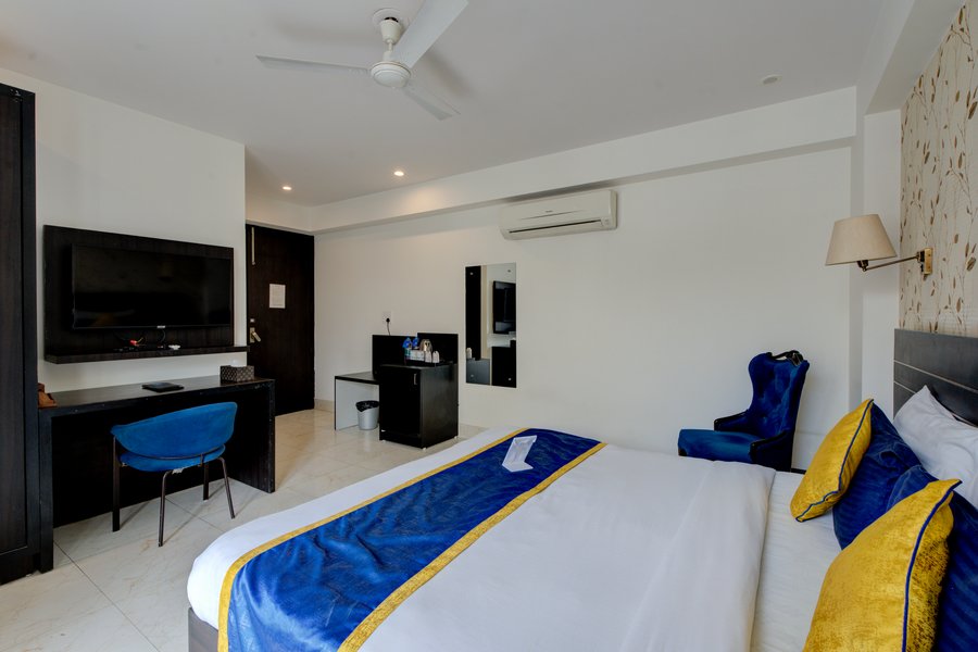 blue neck sector 40 unitech cyber park gurgaon