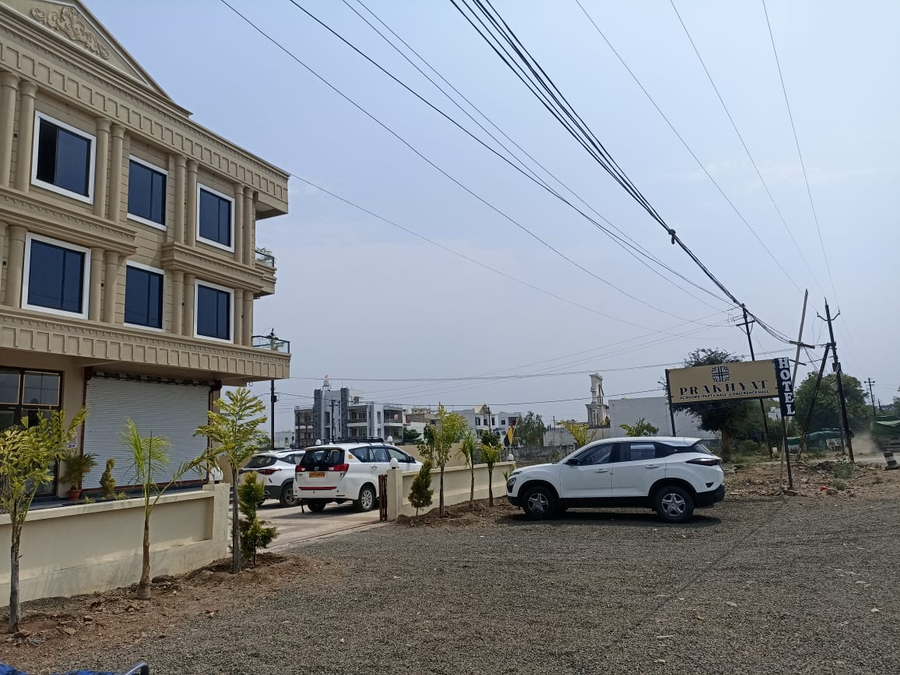 Hotel Prakhyat,,3 star