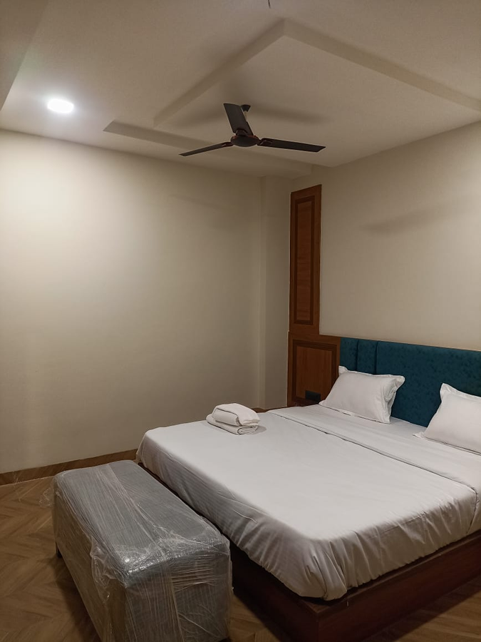 Hotel Prakhyat,,3 star