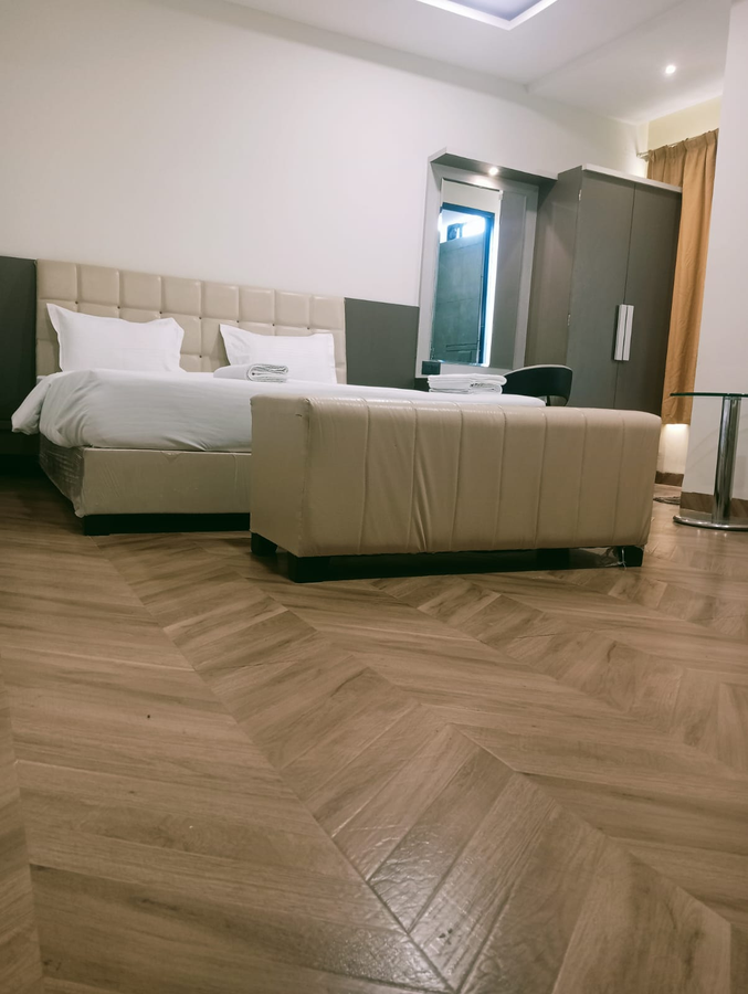 Hotel Prakhyat,,3 star