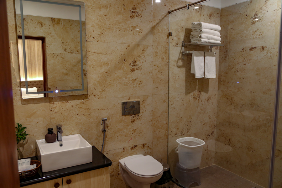 four leaf hotel arjuna manor varanasi