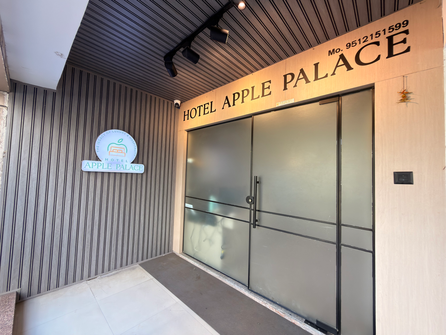 hotel apple palace surat