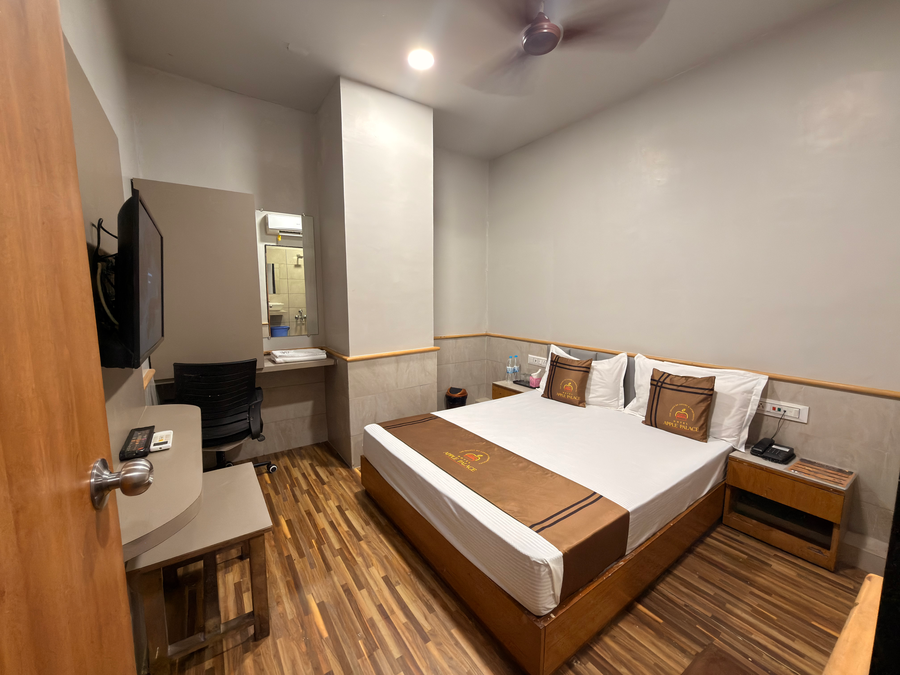 hotel apple palace surat