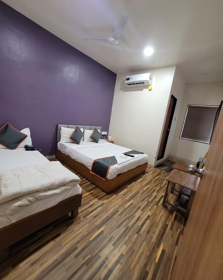 hotel apple palace surat