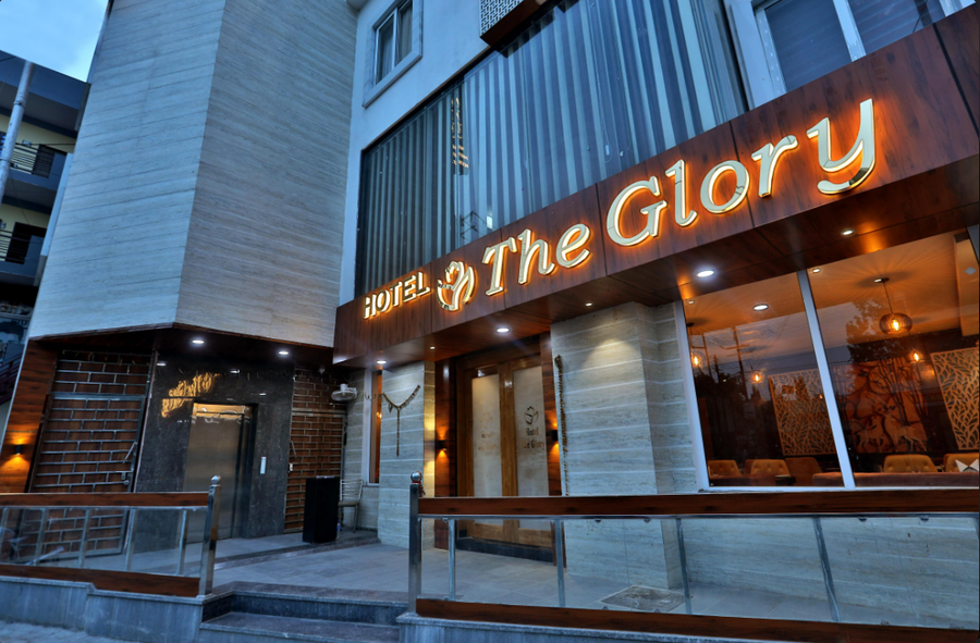 hotel the glory