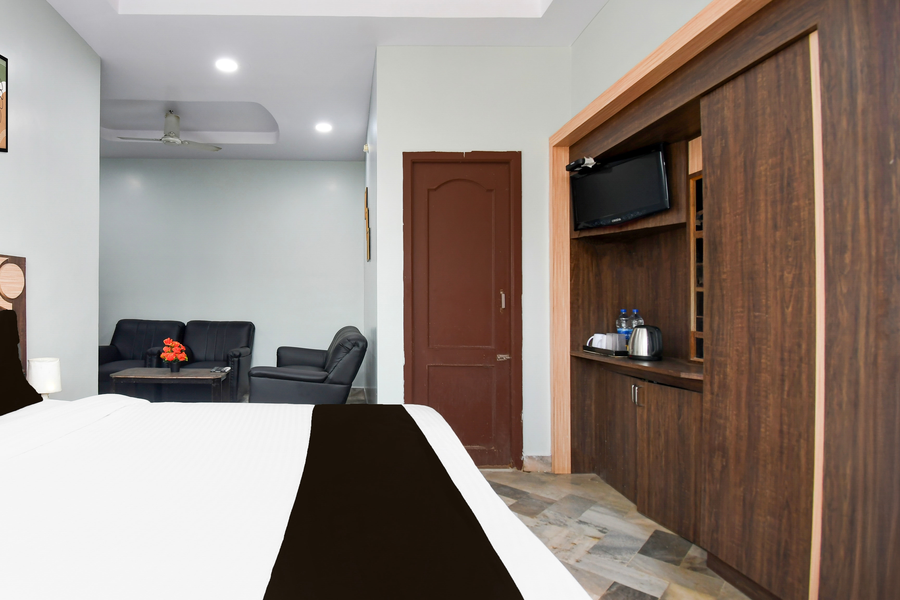oyo townhouse jyoti mahal road rayagada
