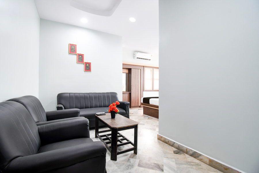oyo townhouse jyoti mahal road rayagada