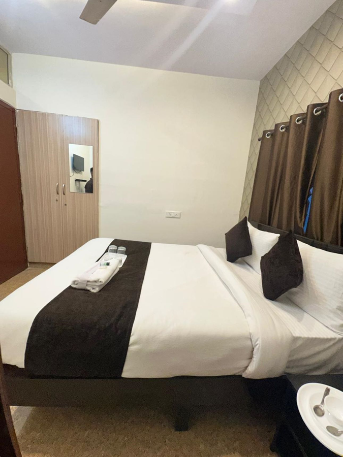 hotel golden inn