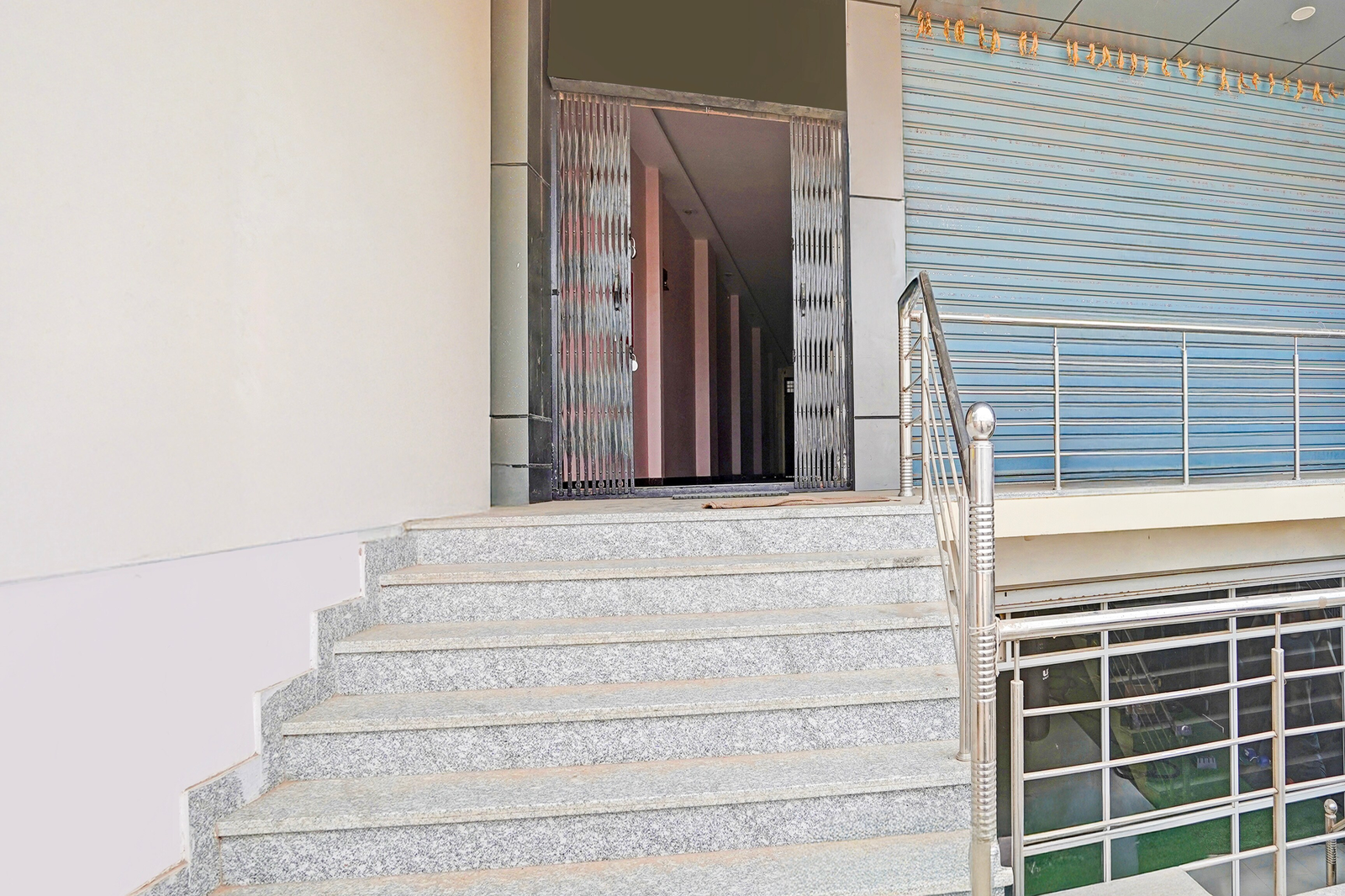 Hotel O Mansarovar Sector 8 Formerly Hotel Kv Palace,Mansarovar,3 star