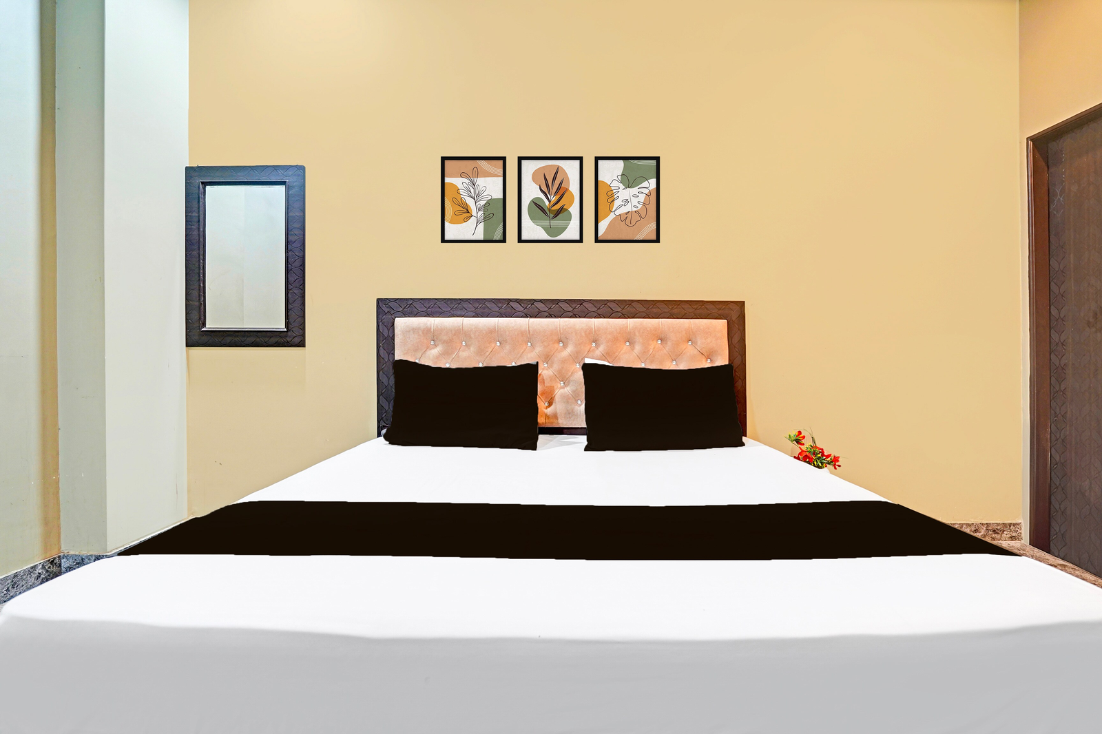 hotel o mansarovar sector 8 formerly hotel kv palace