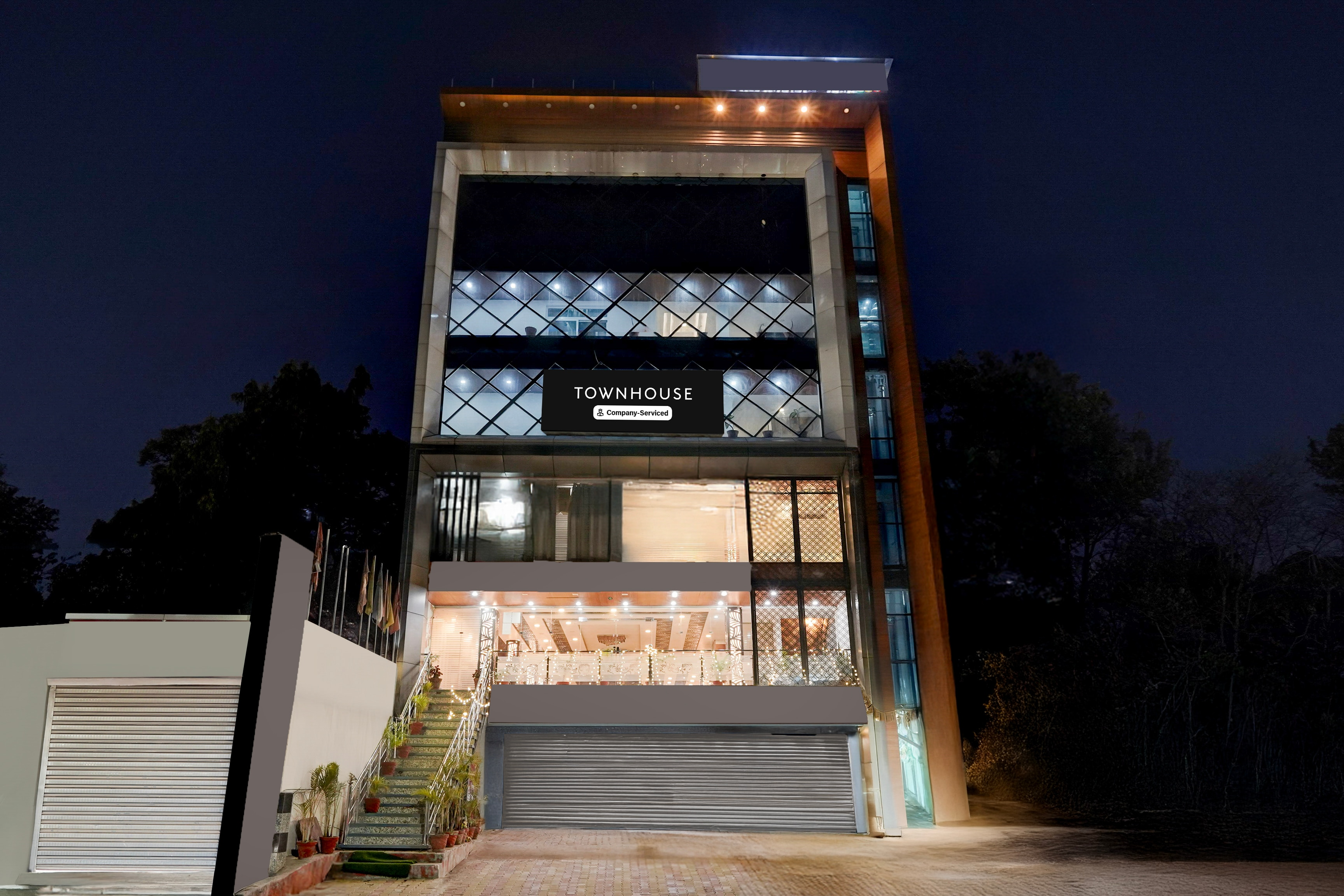 Super Townhouse Haridwar Road Near Rispana Pul Dehradun,,4 star