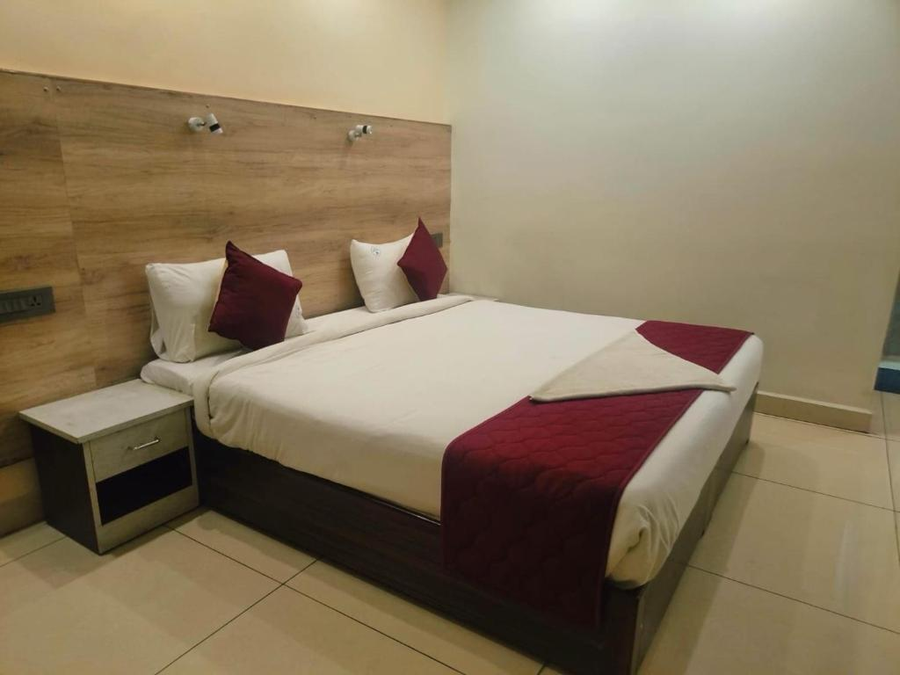 hotel o clock centre chirala