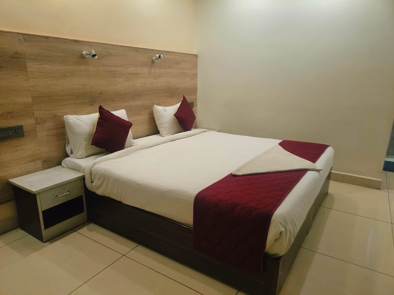 Hotel O Clock Centre Chirala,,3 star