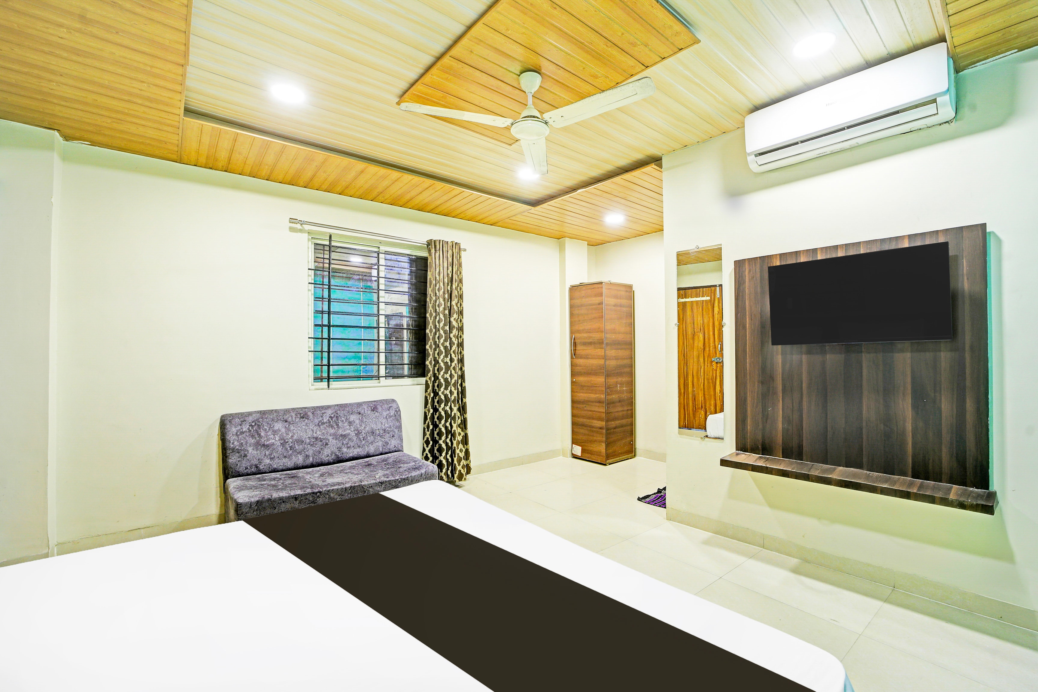 Super Collection O Ring Road Bhawarkua Indore,INDRA PURI COLONY,3 star