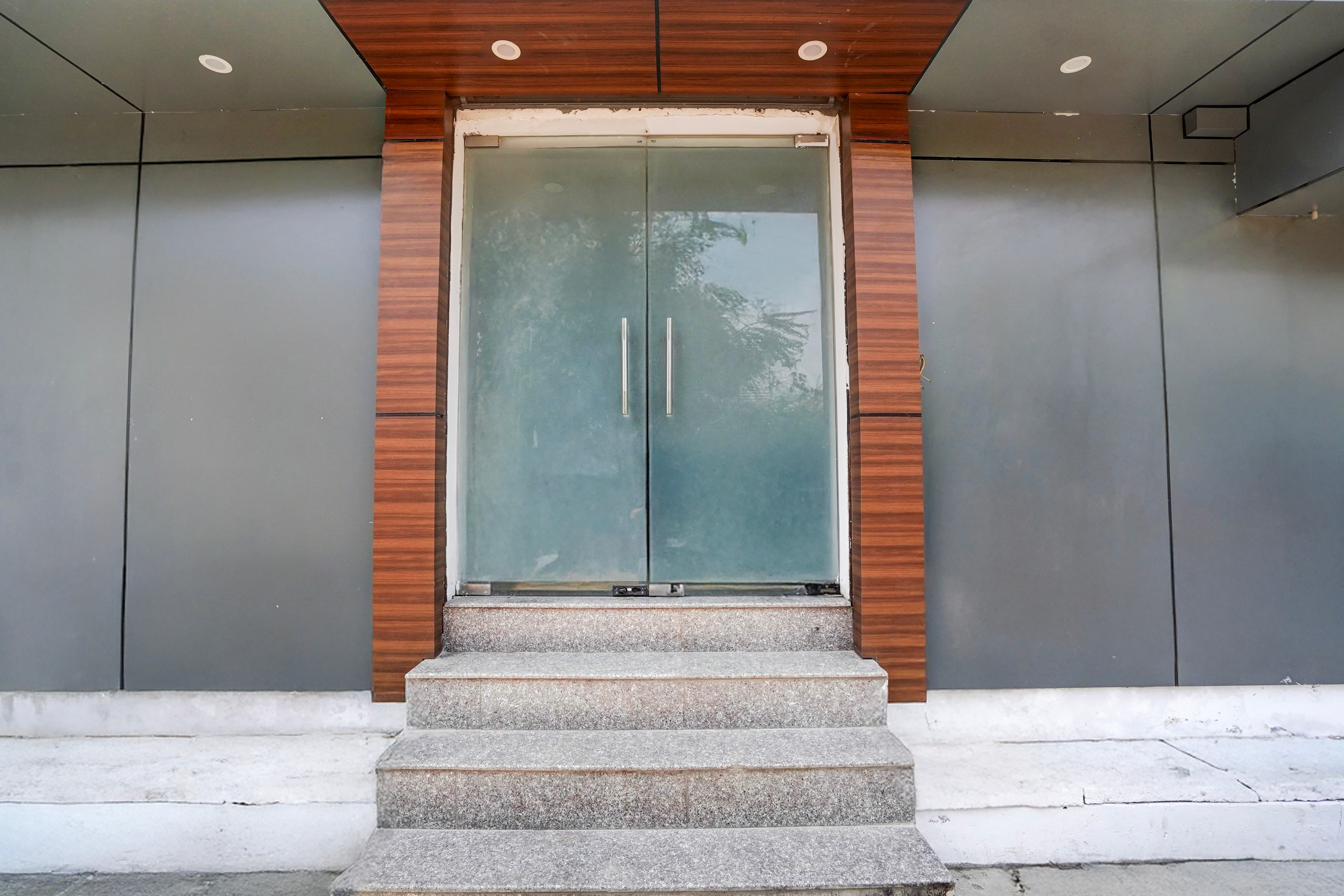 super hotel o gomti nagar near amity formerly hotel green apple