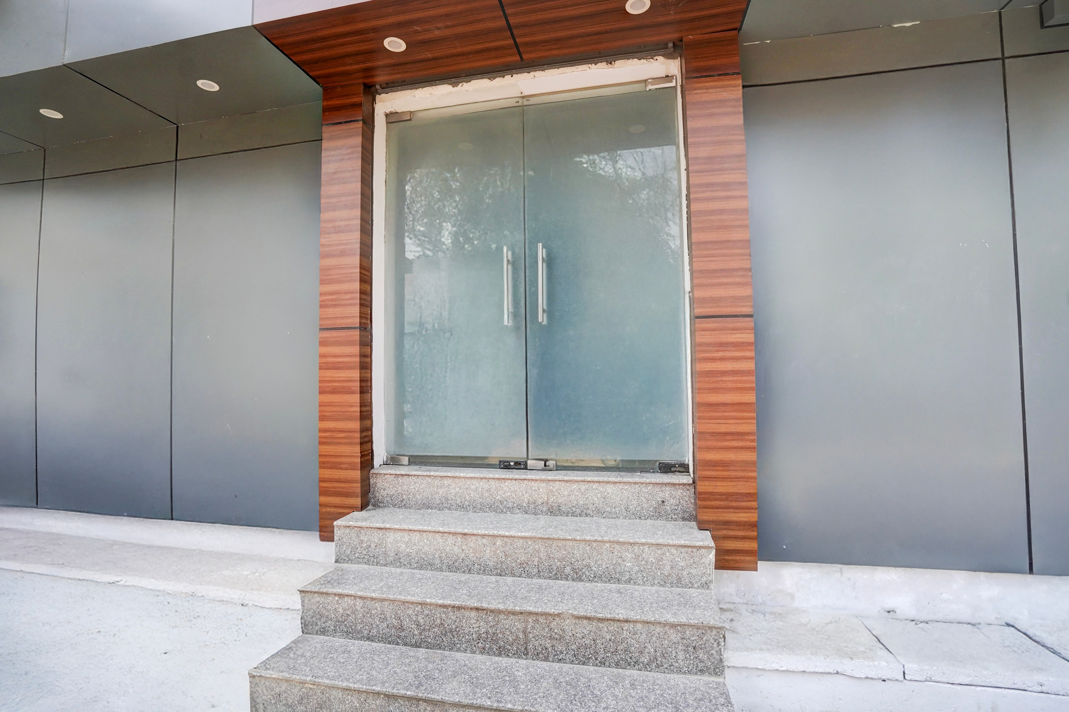 super hotel o gomti nagar near amity formerly hotel green apple