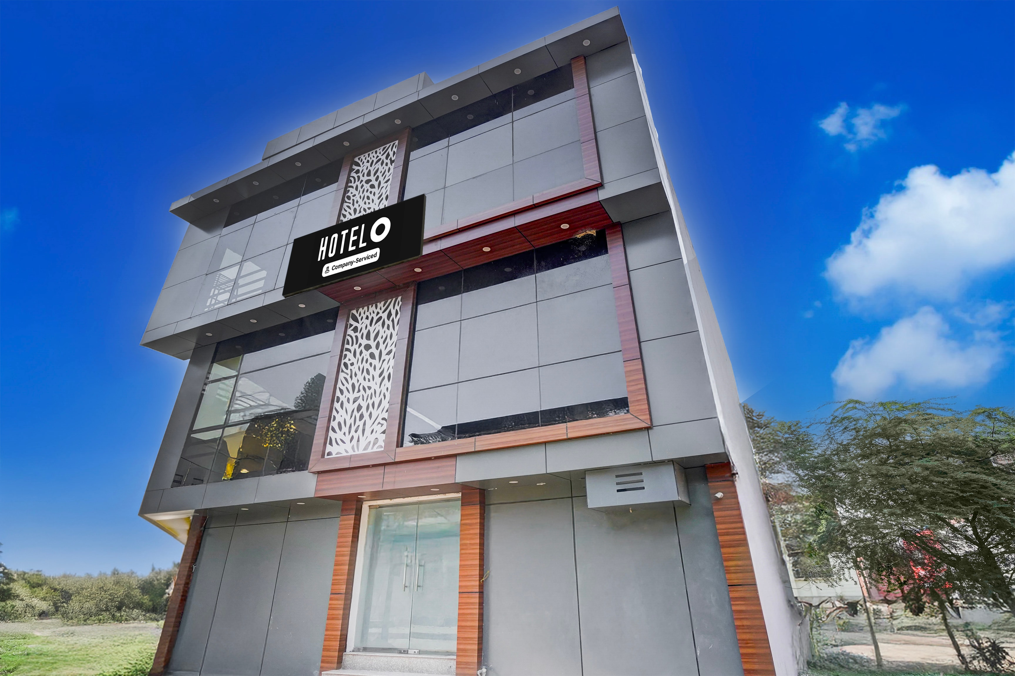 super hotel o gomti nagar near amity formerly hotel green apple