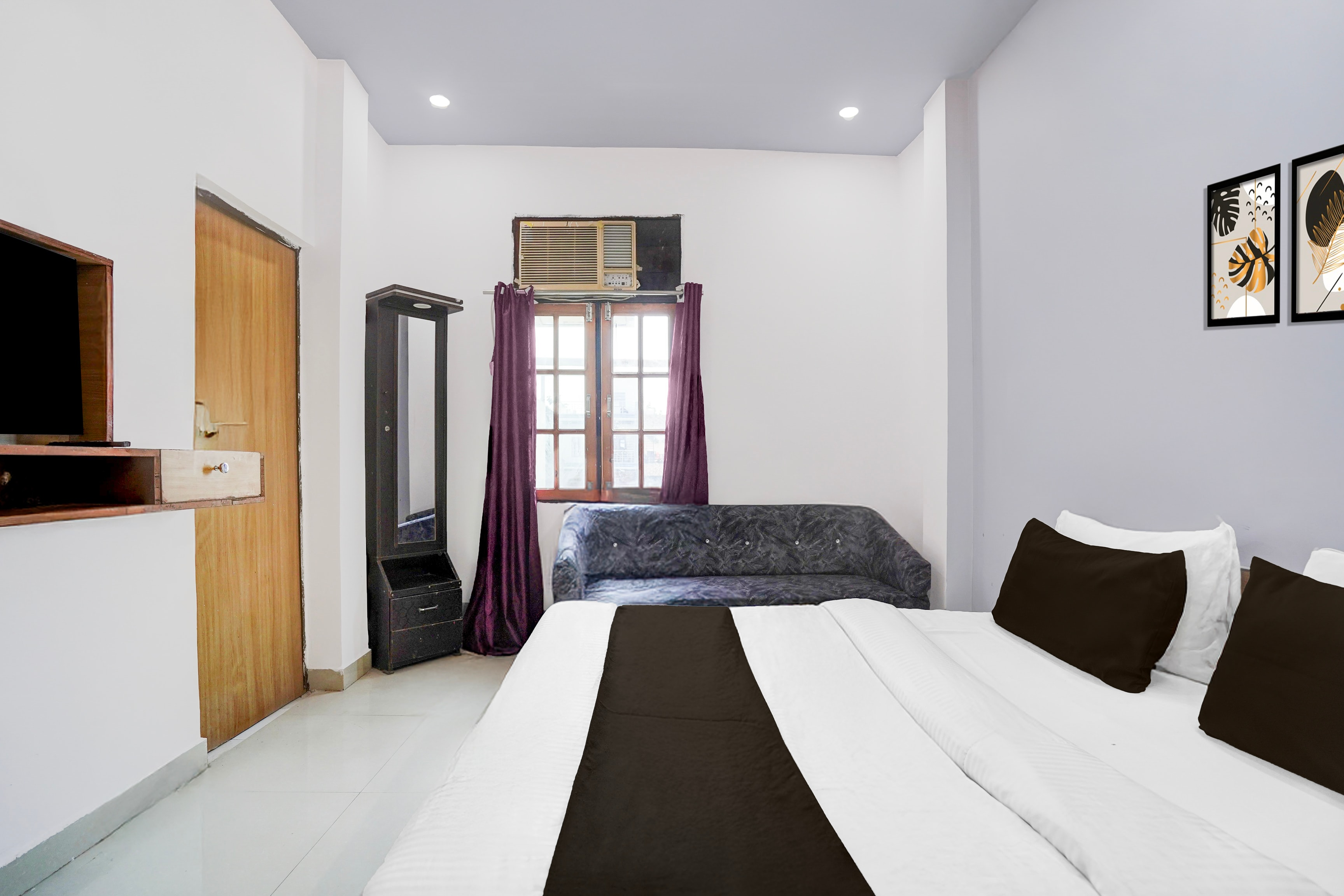 super hotel o gomti nagar near amity formerly hotel green apple