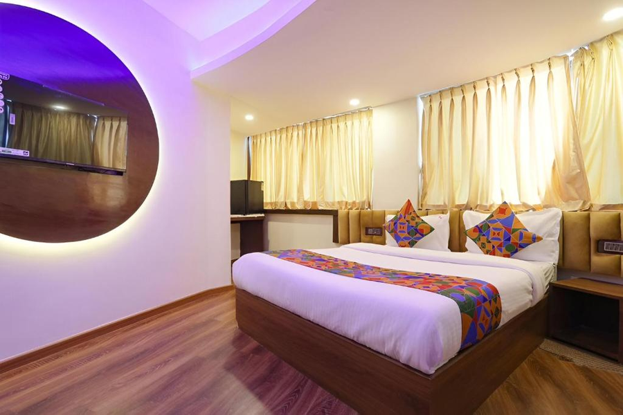 Glitz Hotels The Rio - Nr Solitaire Corporate Business Park,,3 star