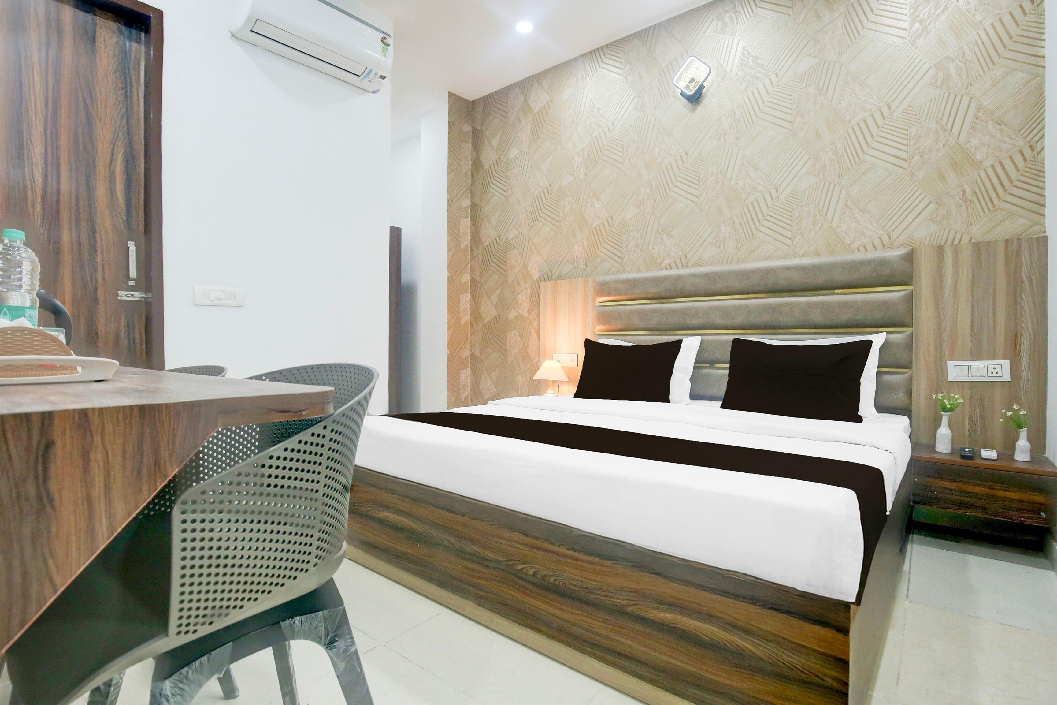 Super Collection O Sherpur Road Near Mohan Dai Oswal Hospital,,3 star