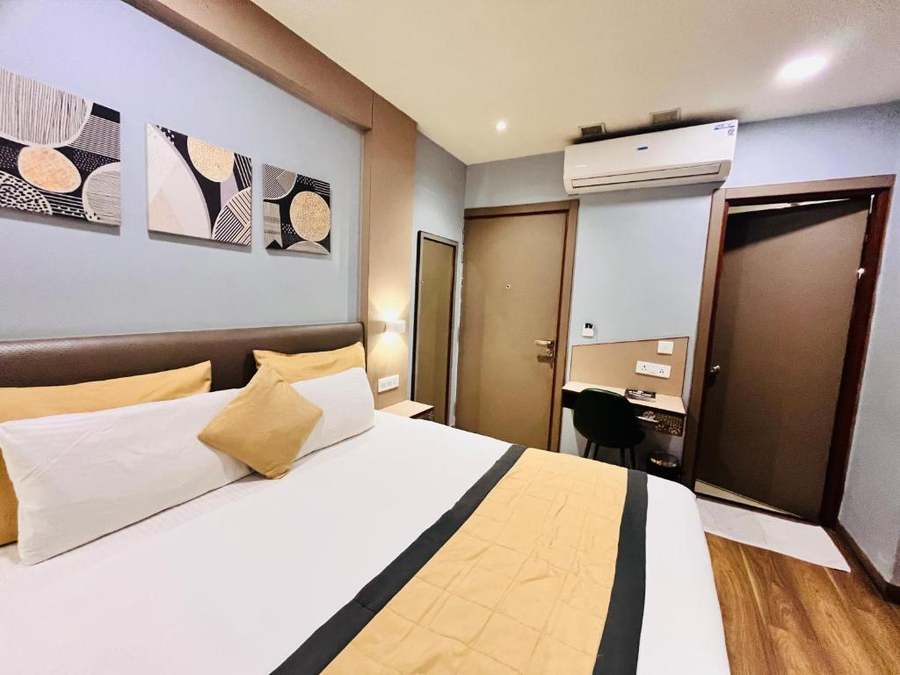 western blu paschim vihar