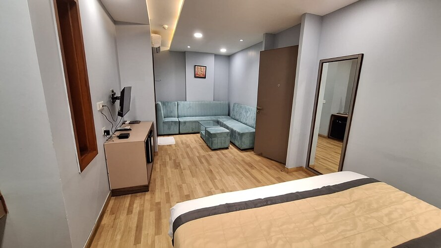 western blu paschim vihar