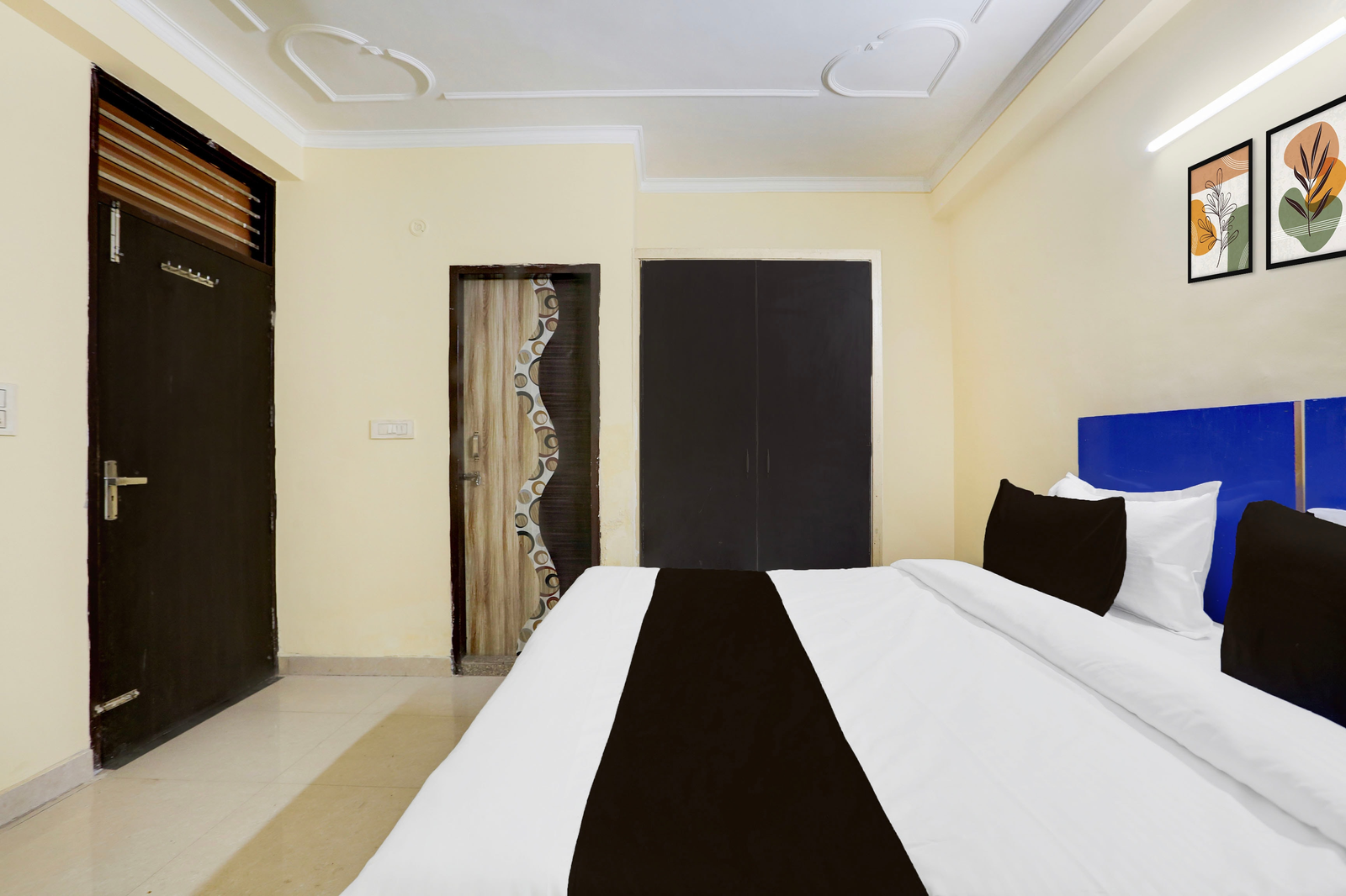 hotel o sheetla colony