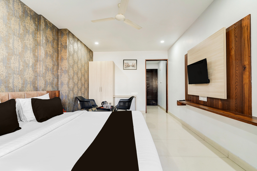 super townhouse oak dlf newtown formerly south square