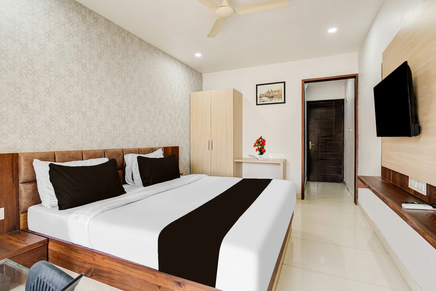 super townhouse oak dlf newtown formerly south square