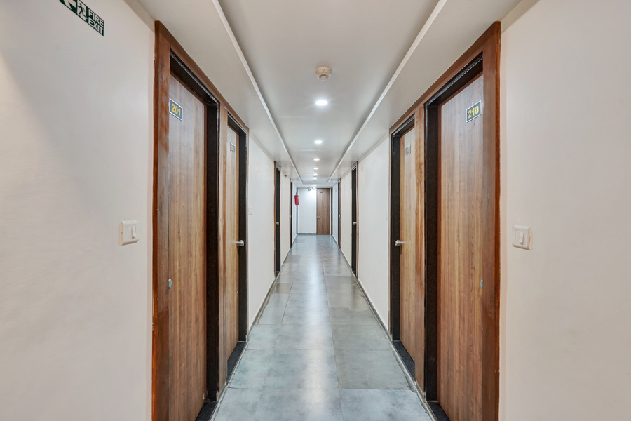 Super Collection O Kudasan Gandhinagar Formerly Hotel Royal Mansion,Gandhinagar,3 star