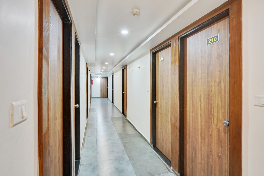 super collection o kudasan gandhinagar formerly hotel royal mansion