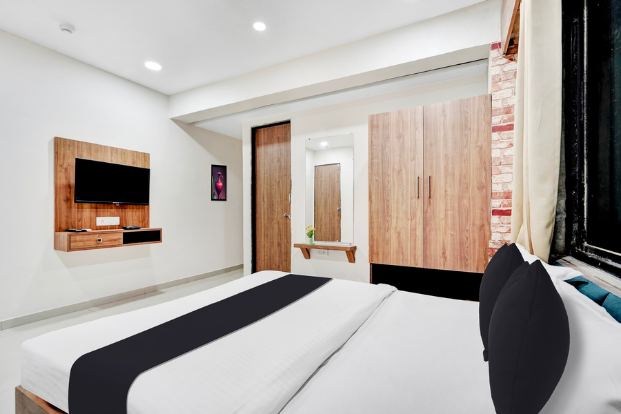 super collection o kudasan gandhinagar formerly hotel royal mansion