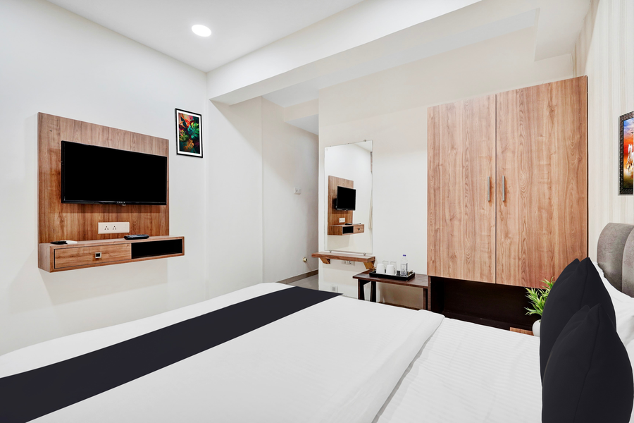 super collection o kudasan gandhinagar formerly hotel royal mansion