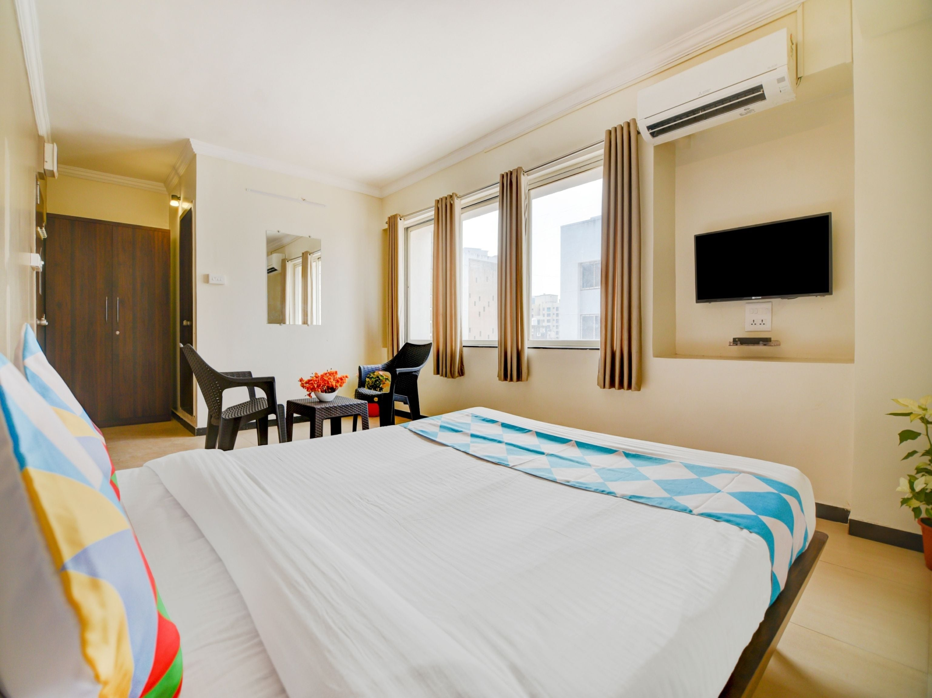 hotel o peaceful stay keshav nagar