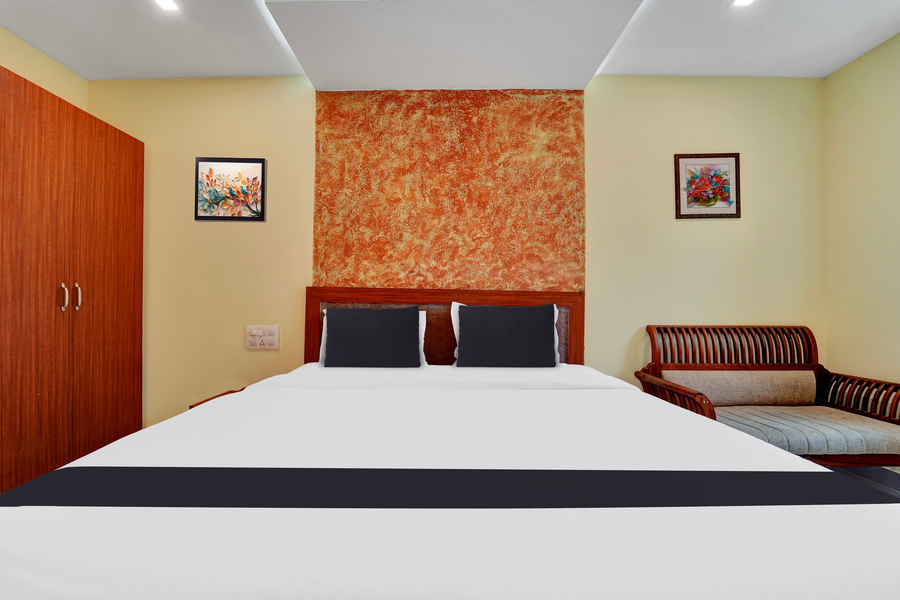 Super Townhouse Ernakulam North,,4 star