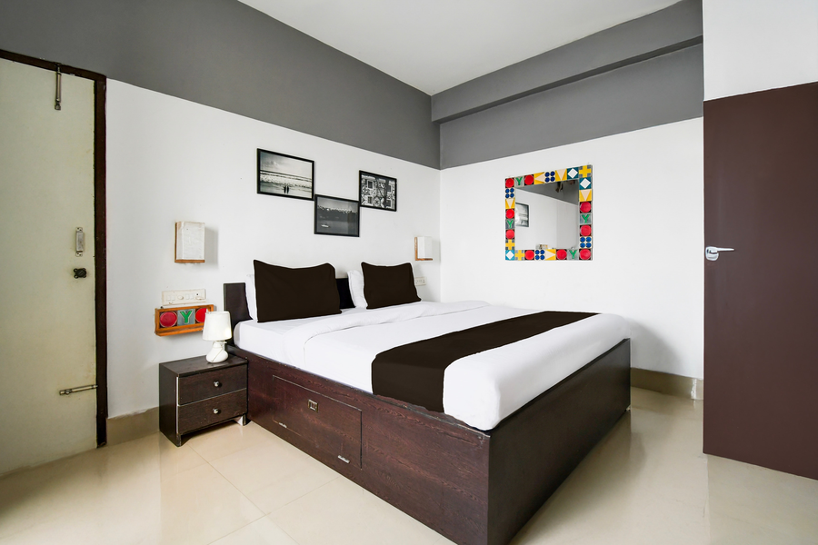 super hotel o swaranpuri near kiit square